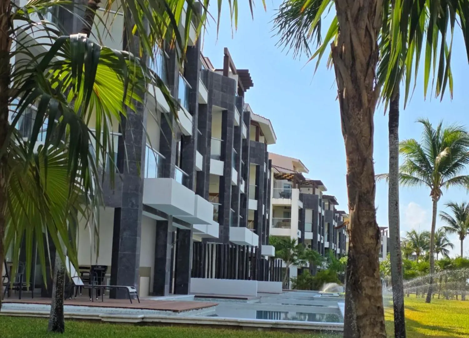 Mareazul Luxury Swim-Up Apartment And Private Beach Club Playa del Carmen Mexico