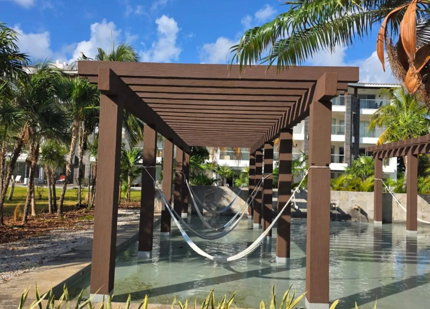 Mareazul Luxury Swim-Up Apartment And Private Beach Club Playa del Carmen