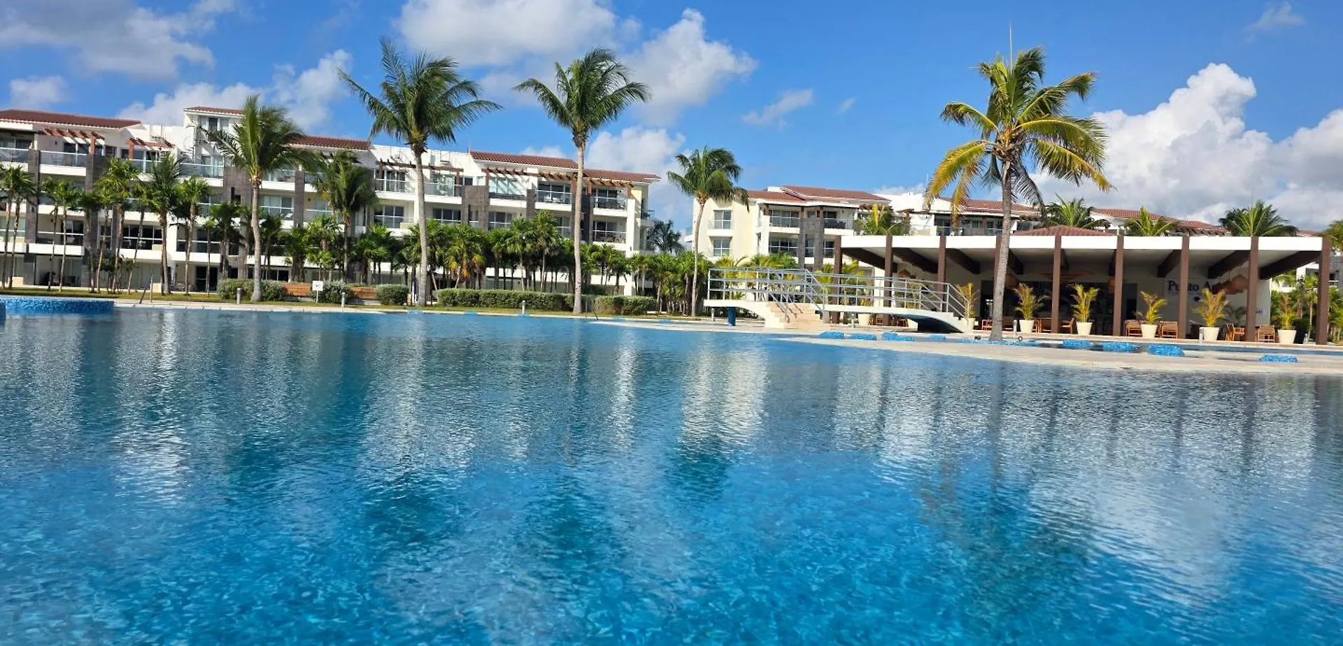 Mareazul Luxury Swim-Up Apartment And Private Beach Club Playa del Carmen